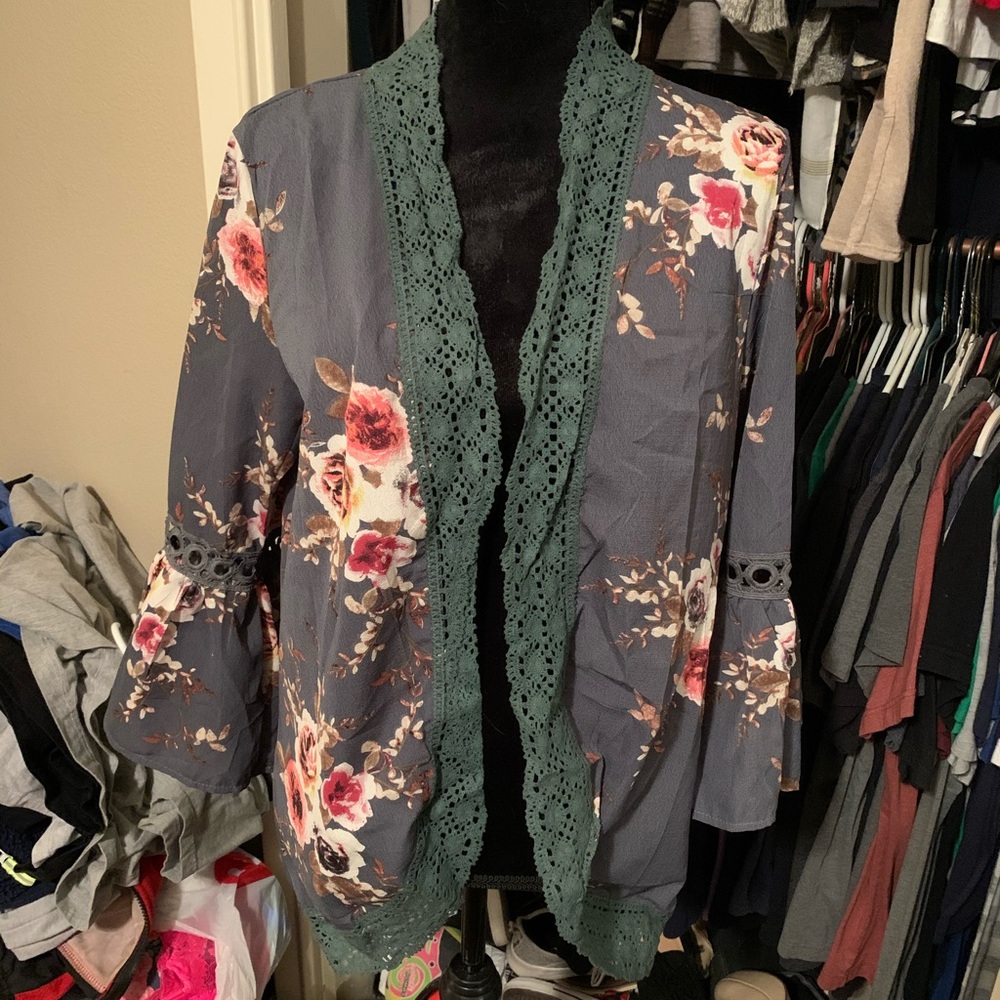 Woman’s Light Cardigan